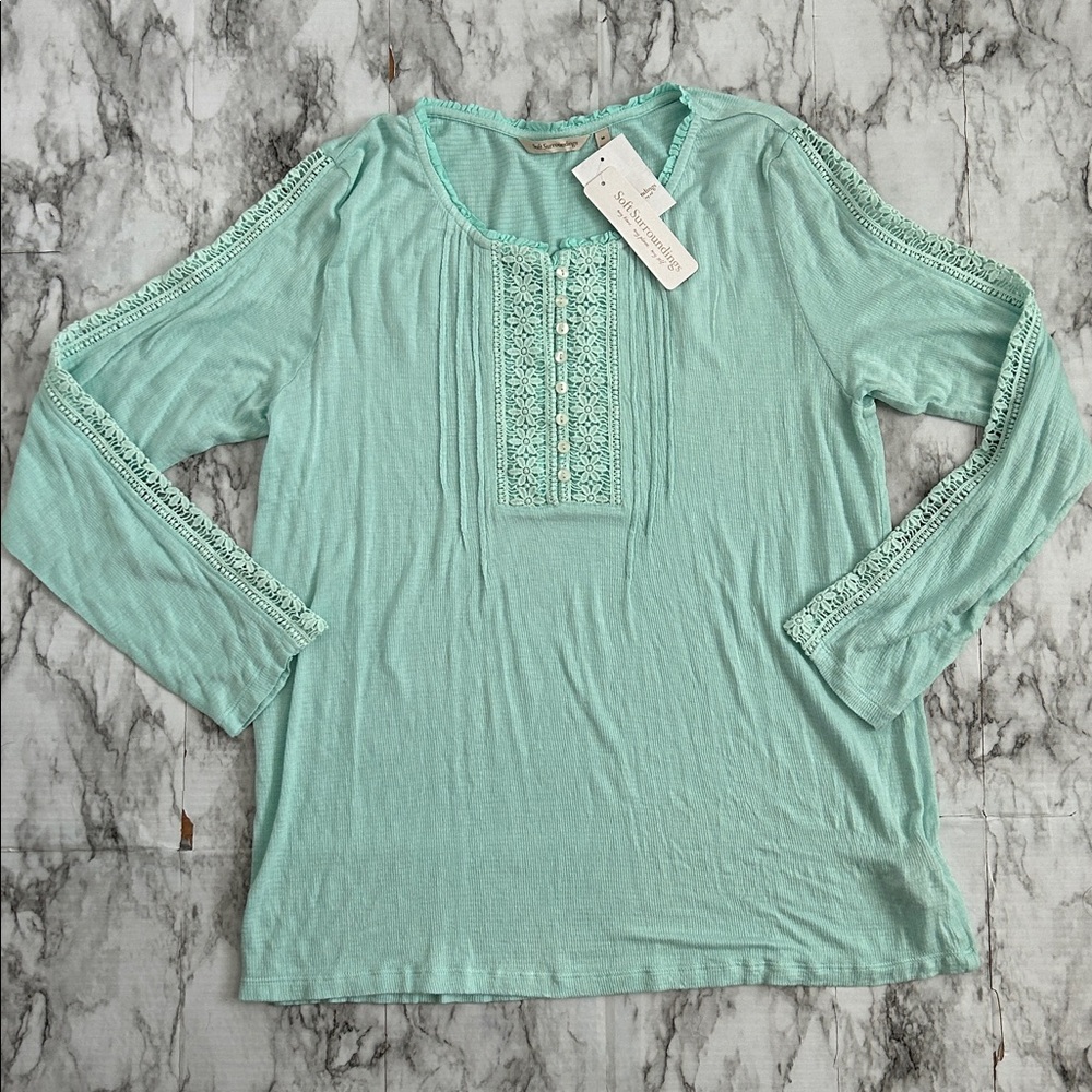 Soft Surroundings NWT women’s size medium Gabby Tee in color Clear Water crochet